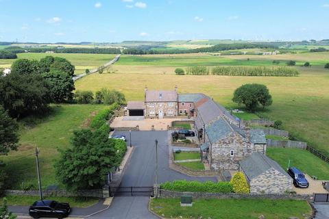 5 bed property, in Flouch Mews, £750,000