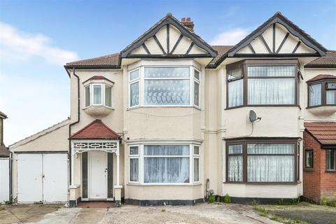 3 bed property, in Eastern Avenue, £760,000