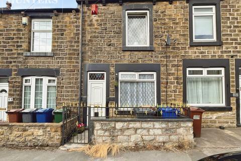 2 bed property, in Mottram Street, £120,000