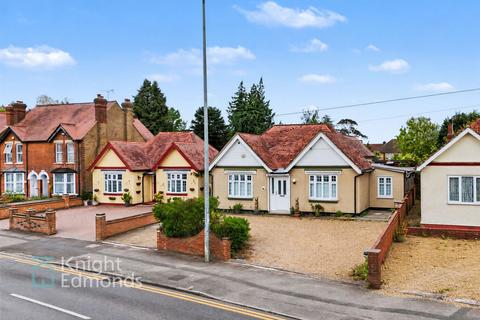 4 bed property, in Loose Road, £475,000