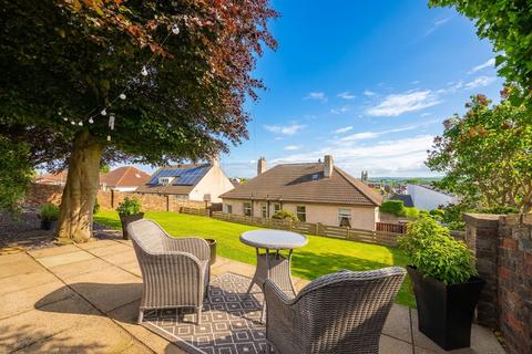 3 bed property, in Athol Terrace, £350,000