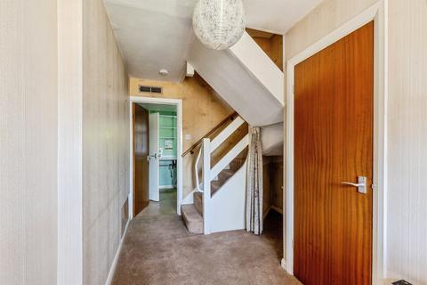 4 bed property, in Harford Close, £325,000