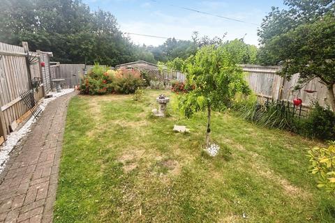 3 bed property, in Ashby Avenue, £495,000