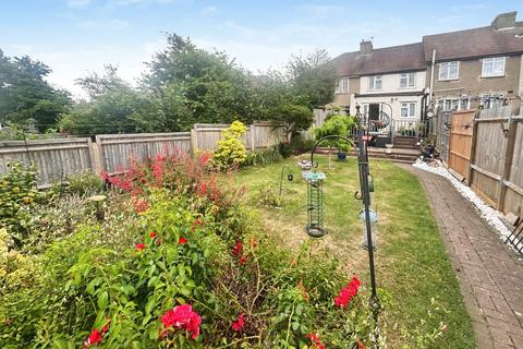 3 bed property, in Ashby Avenue, £495,000