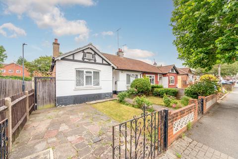3 bed property, in Beechcroft Gardens, £735,000