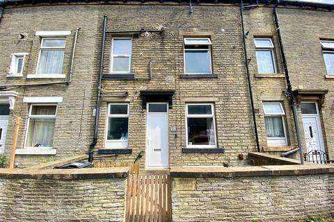 2 bed property, in Hammond Street, £125,000