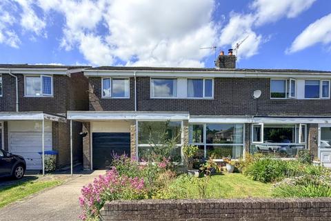 4 bed property, in Falcon Hill, £290,000