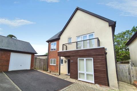 4 bed property, in Buttercup Drive, £580,000