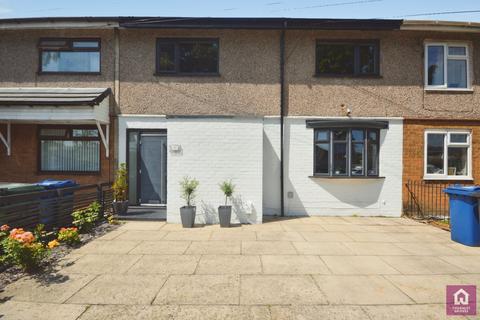 3 bed property, in Oak Lane, £270,000