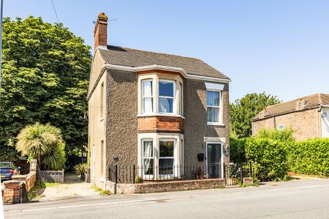 4 bed property, in Bay-Fronted Victorian-Era Period Home in Long Sutton, £350,000
