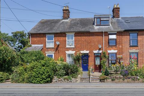 2 bed property, in Wissett Road, £250,000