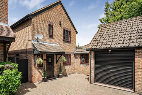 3 bed property, in Ivy Place, £699,999