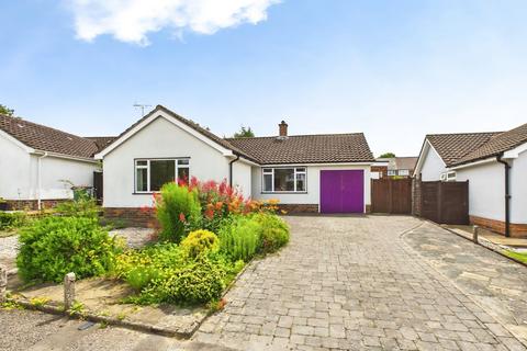 2 bed property, in Rough Way, £525,000