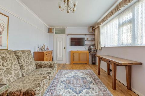 1 bed property, in Sydenham Road, £275,000