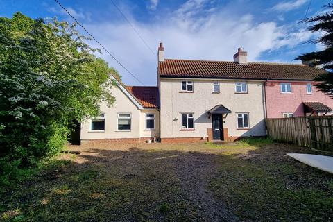 4 bed property, in Burgh, £225,000