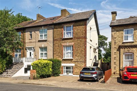 1 bed property, in Stanley Road, £280,000