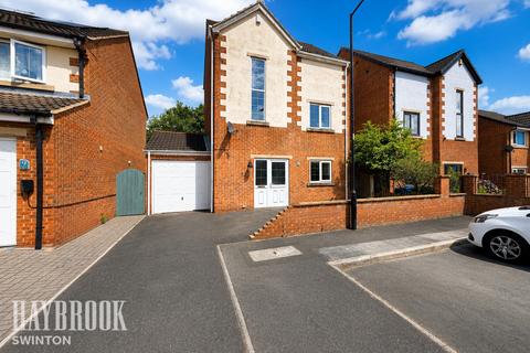 3 bed property, in Pastures Mews, £190,000