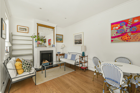 2 bed property, in Sydney Street, £930,000