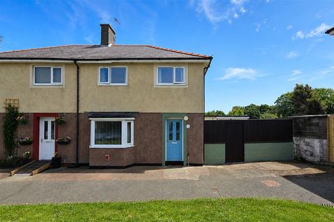 3 bed property, in Cleveland Crescent, £175,000