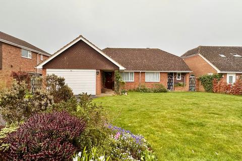 3 bed property, in Thorne Crescent, £585,000
