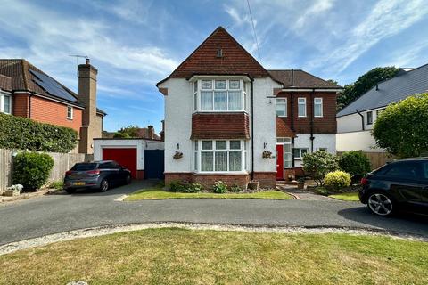 5 bed property, in Collington Avenue, £700,000