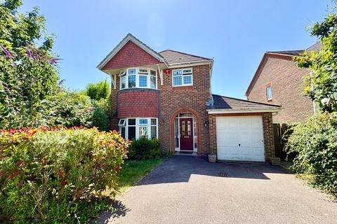3 bed property, in Hazel Grove, £395,000