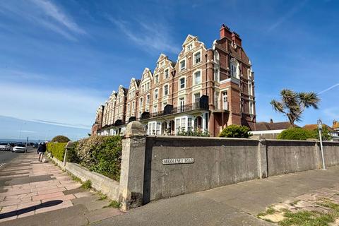 1 bed property, in Knole Road, £249,950