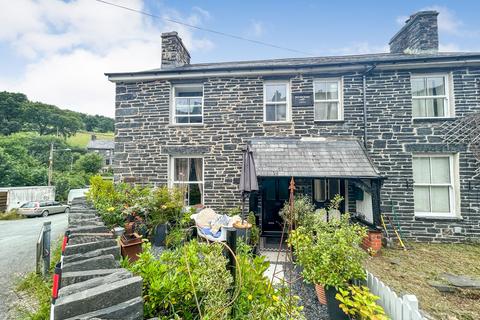 3 bed property, in Neptune House, £200,000