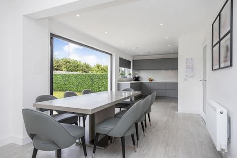 4 bed property, in 23 Armstrong Crescent, £395,000