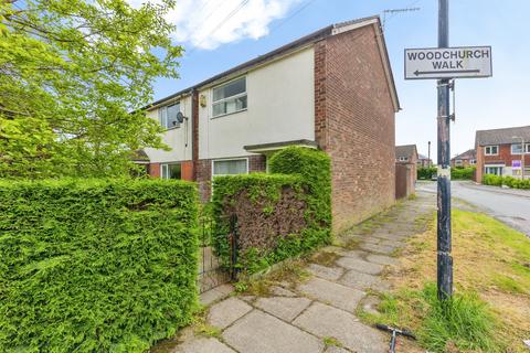 2 bed property, in Woodchurch Walk, £240,000