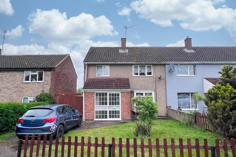 3 bed property, in Taunton Avenue, £190,000
