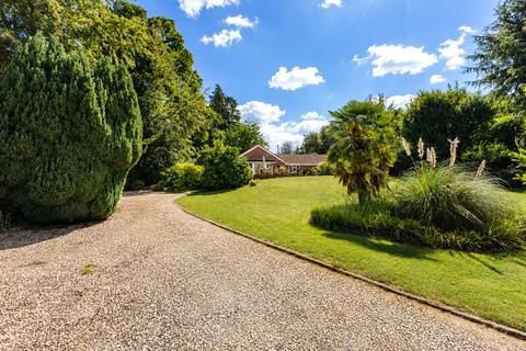 5 bed property, in Headley, £850,000