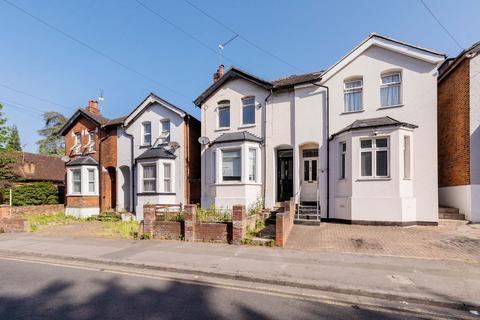 3 bed property, in Grenfell Road, £525,000