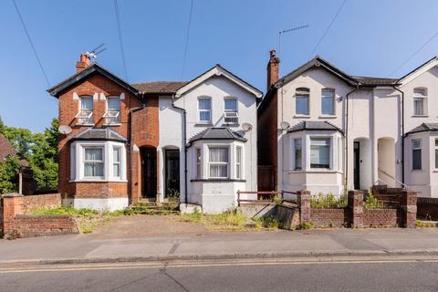 4 bed property, in Grenfell Road, £500,000