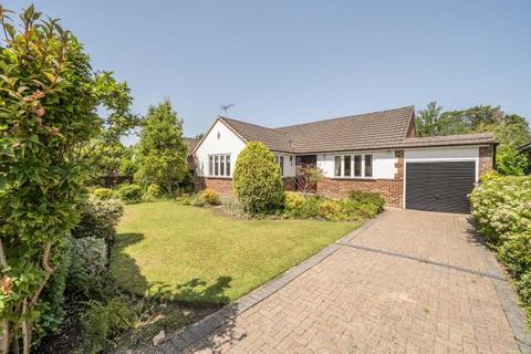 2 bed property, in Ridgeway Close, £675,000