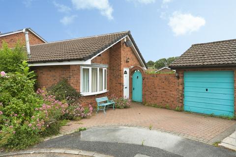 2 bed property, in Haven Court, £260,000