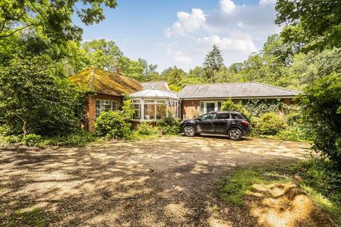4 bed property, in Winchester Road, £900,000