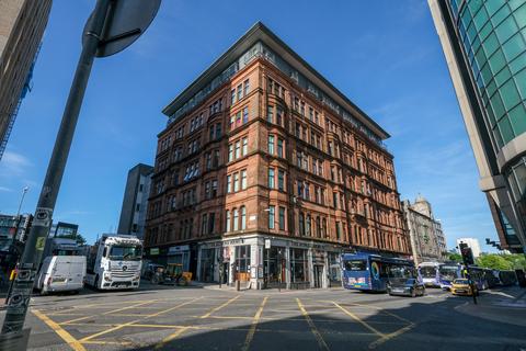 1 bed property, in Renfield Street, £125,000