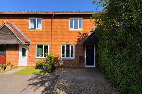 2 bed property, in Dorking Place, £275,000