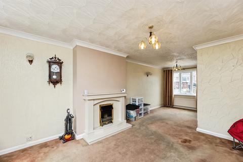 3 bed property, in Dulverton Rise, £120,000