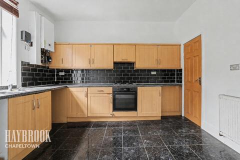 3 bed property, in Limpsfield Road, £130,000