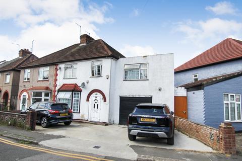 4 bed property, in Black Rod Close, £625,000