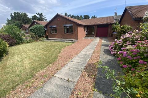2 bed property, in Mountford Road, £325,000