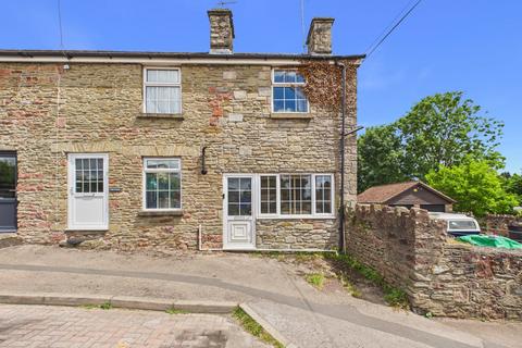 2 bed property, in High Street, £200,000