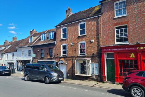 2 bed property, in East Street, £95,000