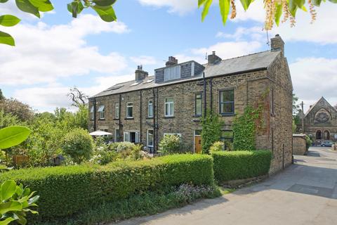 3 bed property, in King Edward Terrace, £395,000