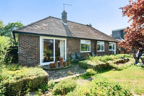 3 bed property, in Woodroyd Avenue, £625,000