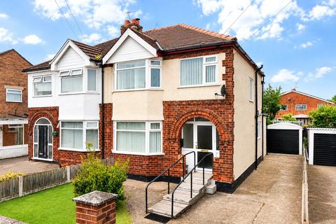 3 bed property, in Belmont Drive, £295,000