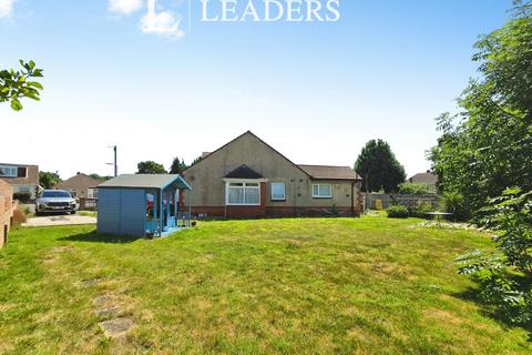 2 bed property, in Lerryn Road, £325,000