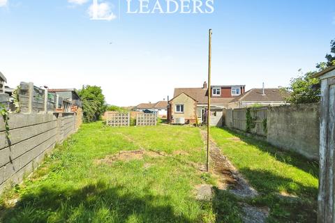 2 bed property, in Lerryn Road, £325,000
